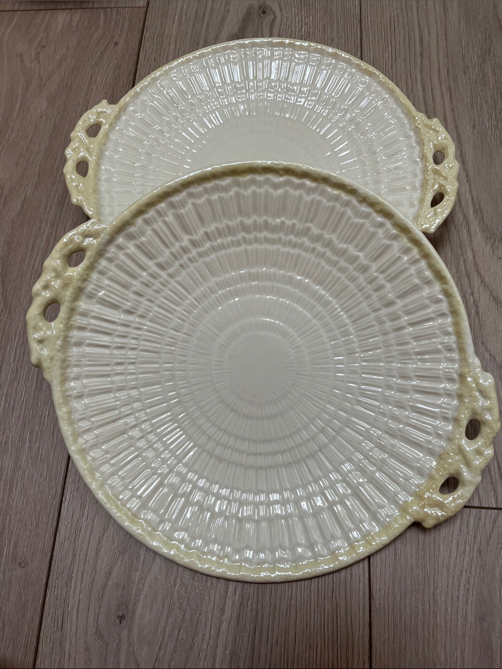 VINTAGE BELLEEK Ireland 2 OPEN
HANDLE SERVING PLATES